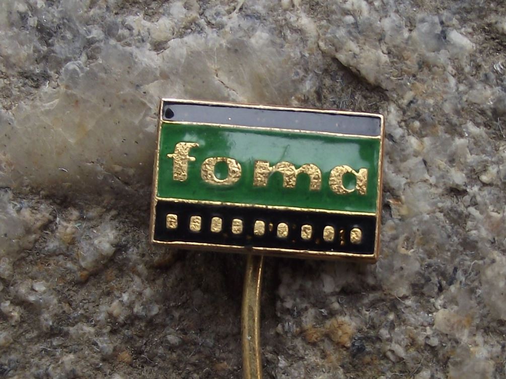 Antique Foma Camera Roll SLR Film Czechoslovakia Negative Spool Design Pin Badge - Badgecrazy