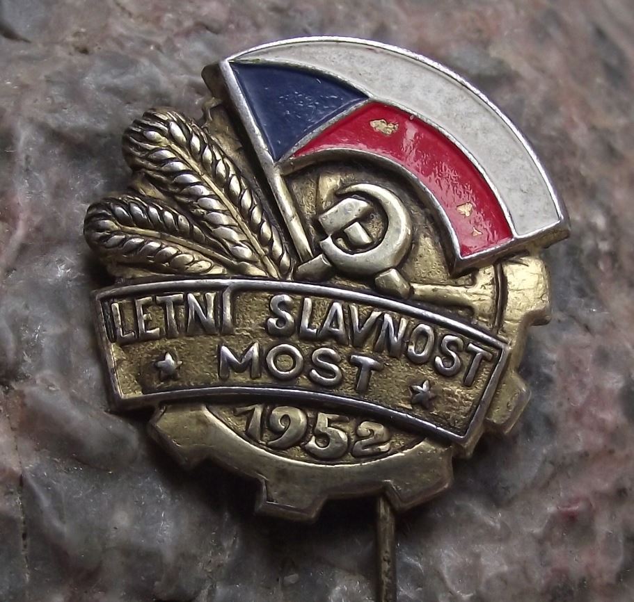 1952 Most Communist Farming Crop Gathering Success Harvest Festival Pin Badge