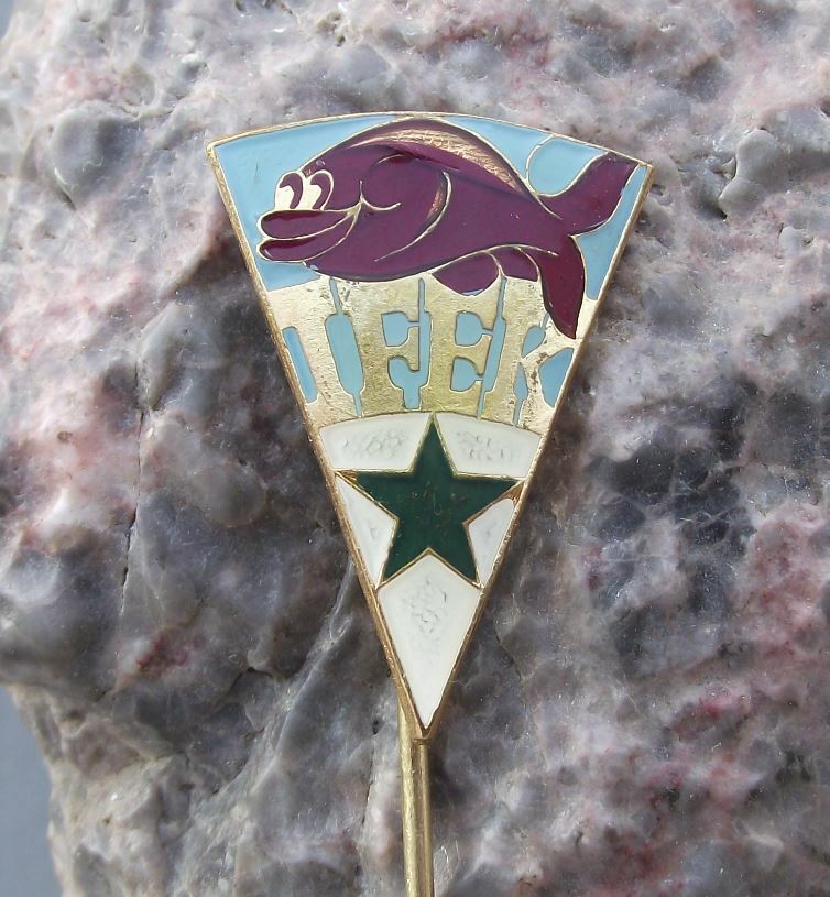 Esperanto Aquarium Tropical Fish Keeper Club Czechoslovakia IFEK Pin Badge - Badgecrazy