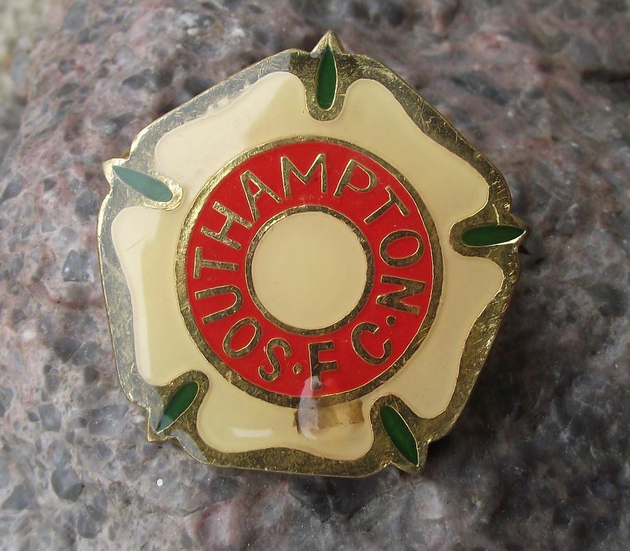 Antique Southampton Football Club SFC Supporter Soccer Flower Bloom Pin Badge - Badgecrazy
