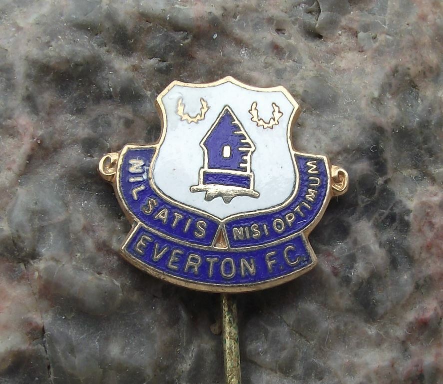 Vintage Everton FC Football Club EFC English Soccer Crest Logo Motif Pin Badge - Badgecrazy