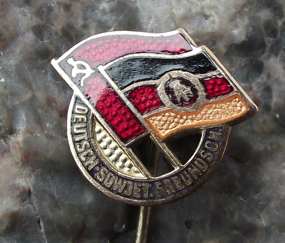Vintage DDR East Germany German Soviet Friendship GDR Flags Together Pin Badge - Badgecrazy