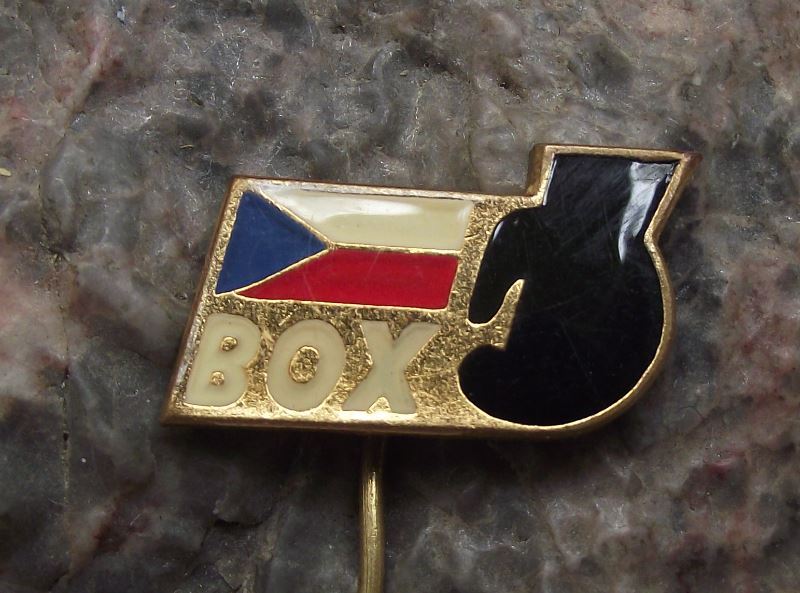 Box Official Czechoslovakia Czech Boxing Association Flag Glove Pin Badge - Badgecrazy