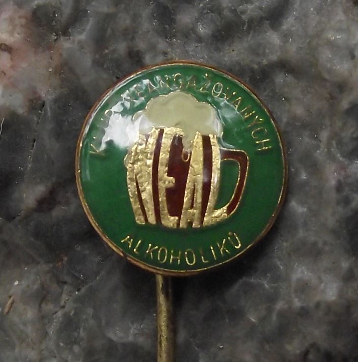 Non Alcoholic Neal Beer Club Czech Foaming Mug Jar Lager Members Pin Badge - Badgecrazy