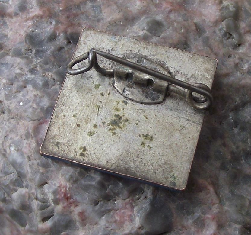 Vintage East Germany DDR VEB Presswerk Ottendorf Okrilla Company Logo Pin Badge - Badgecrazy