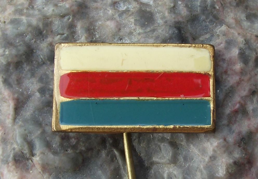 Russian White Red Blue Tricolour Modern Russia State Flag Pin Badge - Badgecrazy