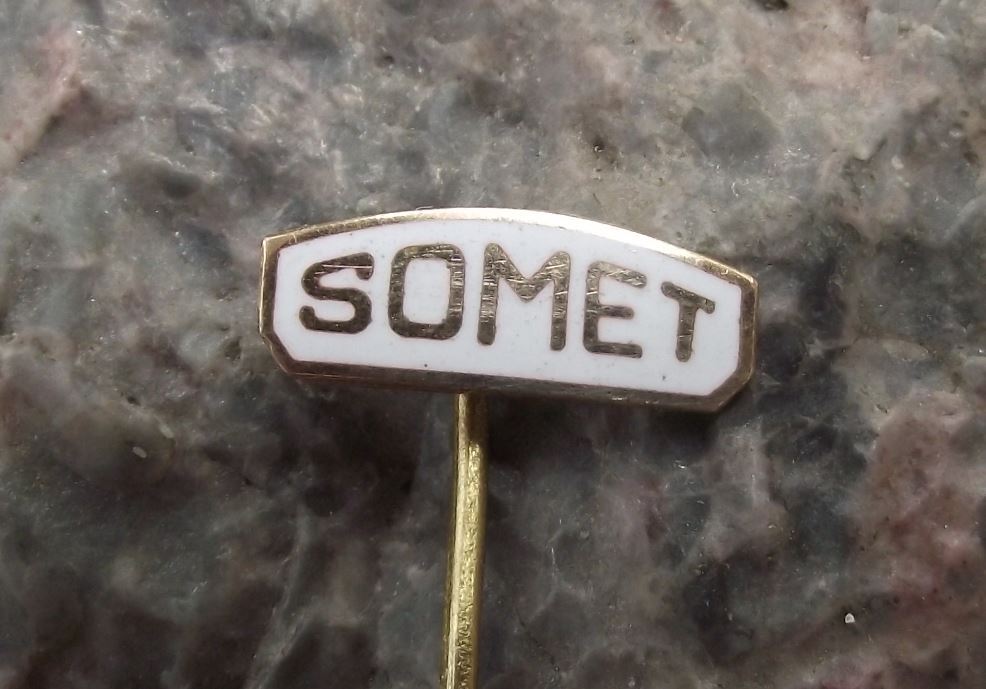 Vintage Somet 8mm Box Camera Maker Czechoslovakia Photography Pin Badge - Badgecrazy