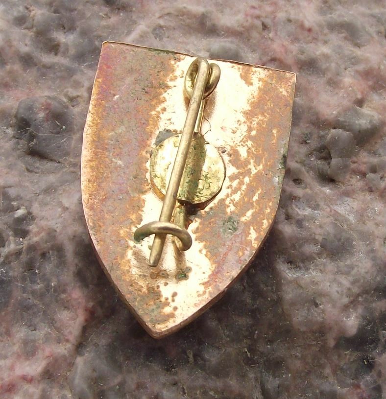 Antique I P Aluminiu Slatina Romania Soccer Football Club Crest Pin Badge - Badgecrazy