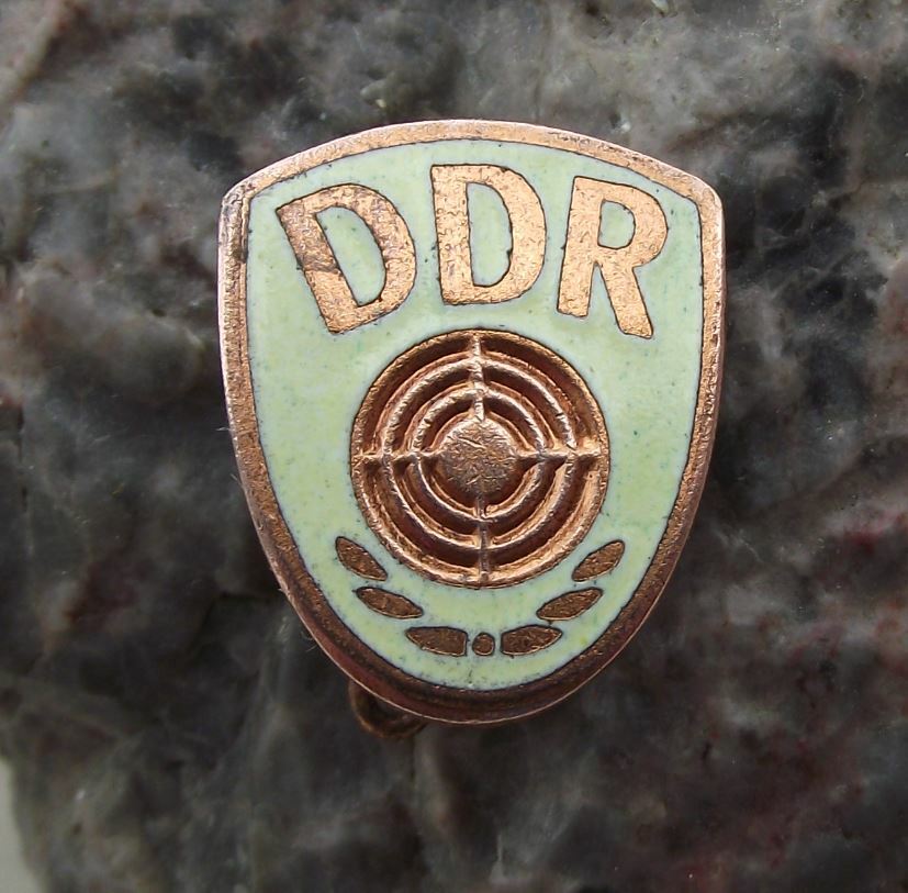 East German DDR GDR Gun Target Marksman Military Shooting Award Pin Badge Bronze - Badgecrazy