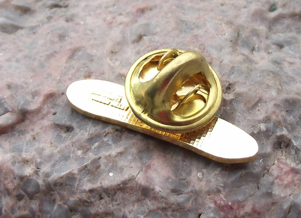 Calgary Alberta Province Canada White Stetson Cowboy Hat Souvenier Pin Badge - Badgecrazy