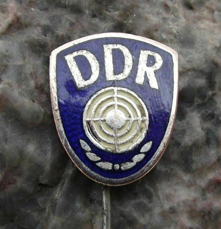 East German Target Marksman Military Reserve GDR Shooting Silver Award Pin Badge - Badgecrazy