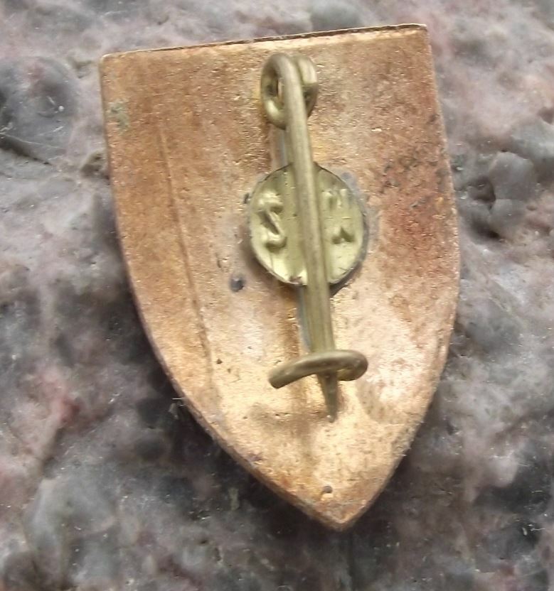 Antique I P Aluminiu Slatina Romania Soccer Football Club Crest Pin Badge - Badgecrazy
