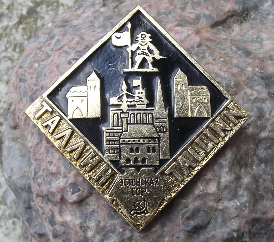 Antique Tallinn Estonia Tower City Walls Castle Tourist Souvenier Pin Badge - Badgecrazy