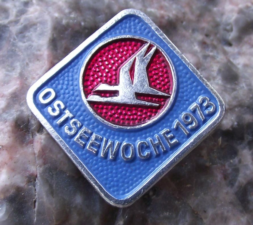 1973 Ostseewoche Baltic Week DDR East Germany International Festival Pin Badge - Badgecrazy