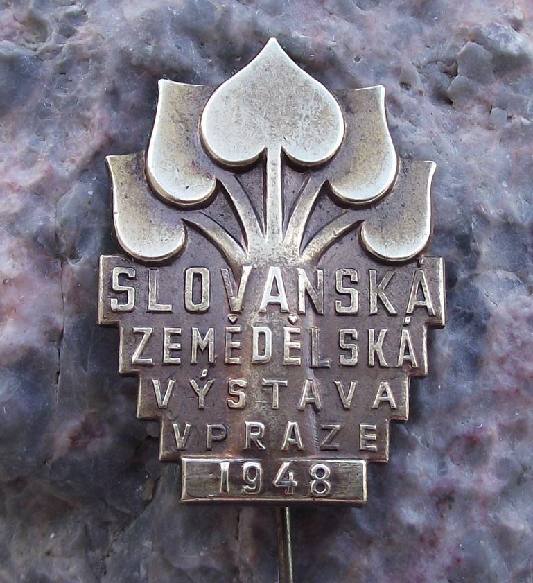 1948 National Slavic Agricultural Fair Show Expo Prague Farming Farm Pin Badge
