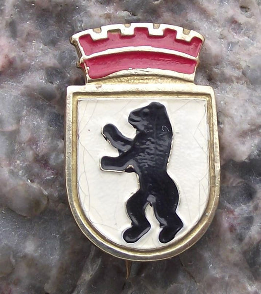1950's Berlin East Germany Bear Motif Capital City Crest DDR Tourist Pin Badge