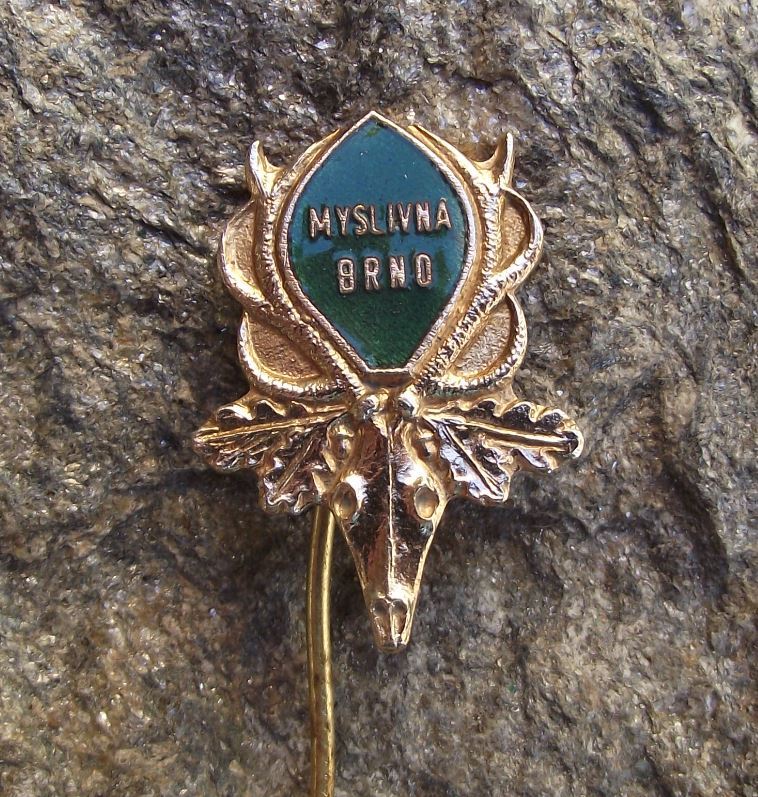 Brno Hunting Cabin Exhibition Deer Stag Skull Hunters Trophy Hunt Pin Badge - Badgecrazy