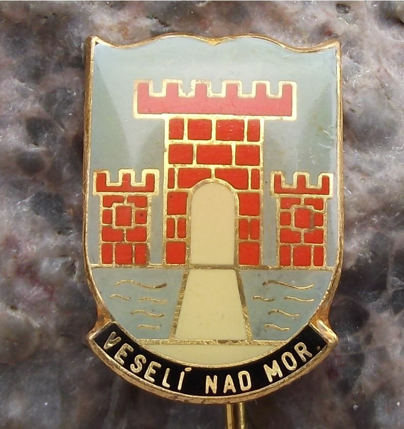 Vintage Veseli nad Moravou Czechoslovakia Heraldic Crest Coat of Arms Pin Badge - Badgecrazy