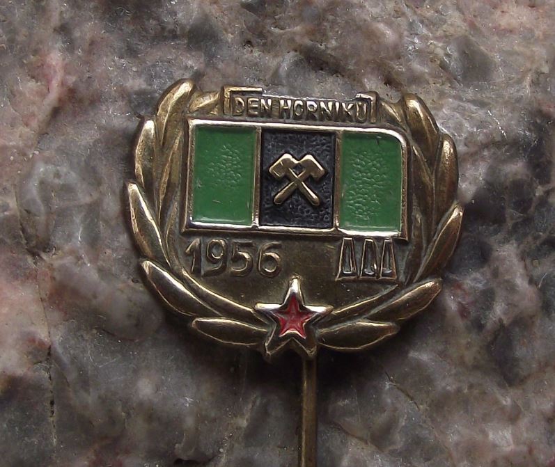 1956 National Czech Mining Miners Day Den Horniku Coal Mine Flag Pin Badge - Badgecrazy