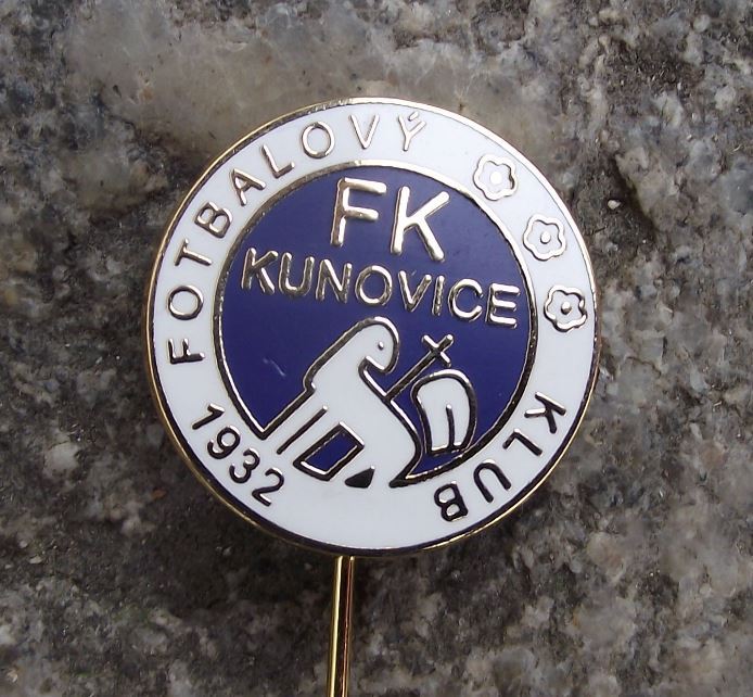 Official FK Kunovice Czech Republic Football Soccer Emblem Crest Pin Badge - Badgecrazy
