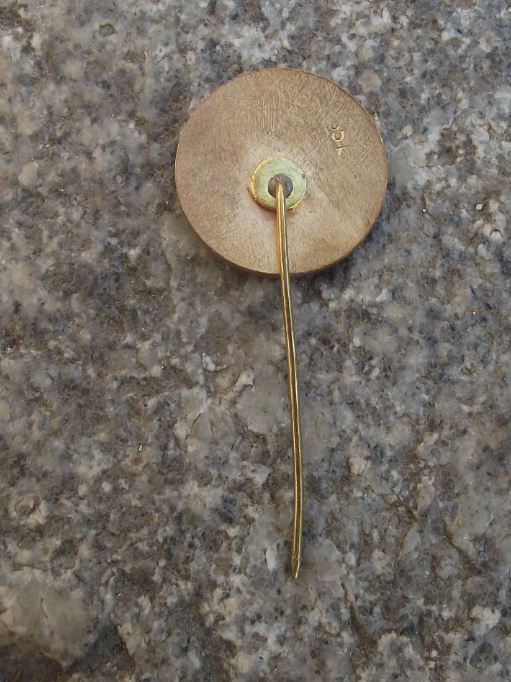 1983 IX Kaunas Sports Film Festival Movie Camera Tripod Lithuania Pin Badge - Badgecrazy