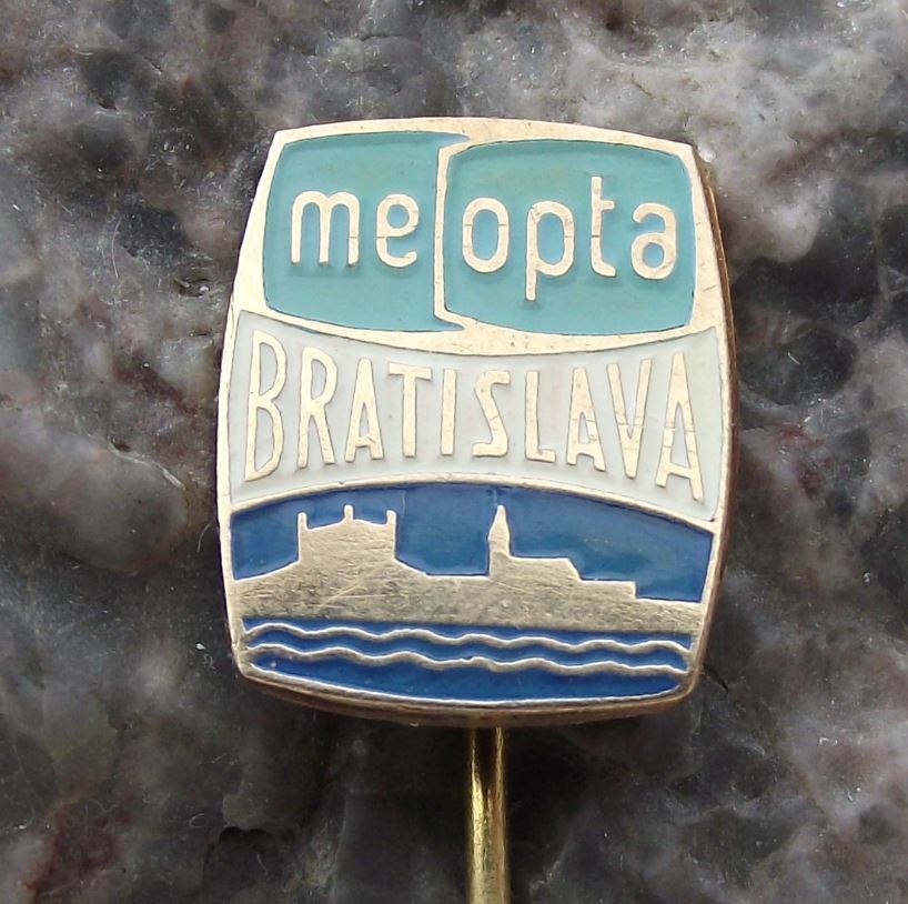 Vintage Meopta Bratislava Castle Skyline Camera Lens Viewmaster Firm Pin Badge - Badgecrazy