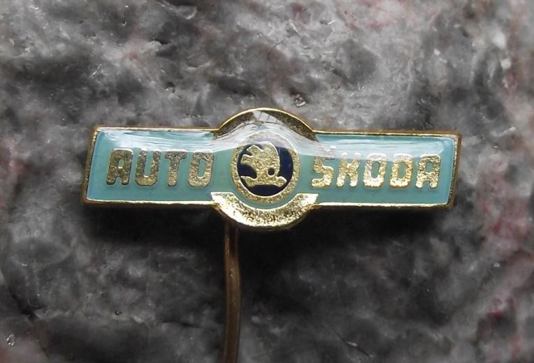 Vintage Skoda Octavia Felicia Superb Yeti Vehicle Auto Car Advertising Pin Badge - Badgecrazy