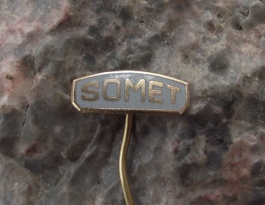Vintage Somet 8mm Box Camera Maker Czechoslovakia Photography Pin Badge - Badgecrazy