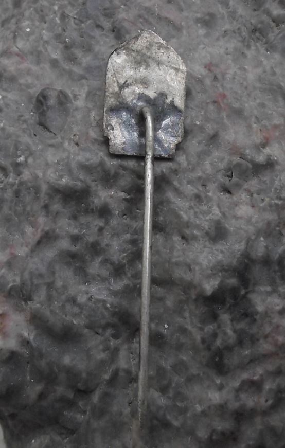 Antique 1950s Zvikov Gothic Castle Klingenberg Czech Tourist Souvenier Pin Badge - Badgecrazy