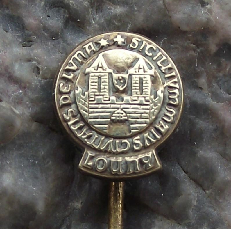 Vintage Louny Castle City Crest Heraldic Shield Coat of Arms Tourist Pin Badge - Badgecrazy