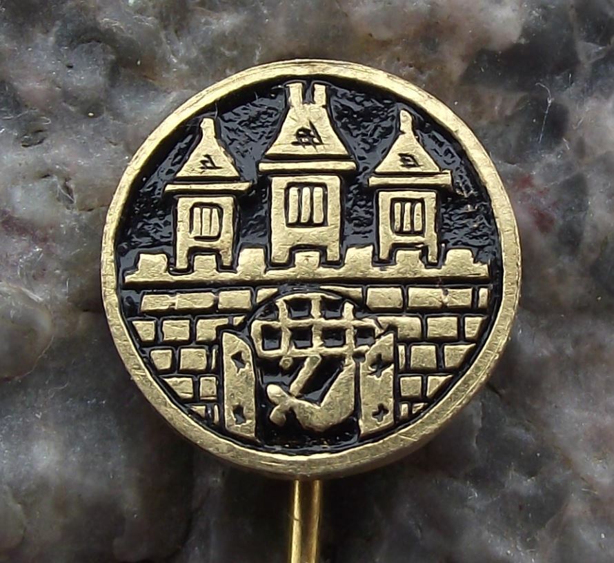 Vintage Prague Castle City Crest Heraldic Shield Coat of Arms Tourist Pin Badge - Badgecrazy