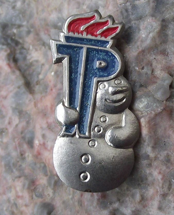 Thalmann Pioneer Organisation Germany Youth Winter Games Snowman DDR Pin Badge - Badgecrazy