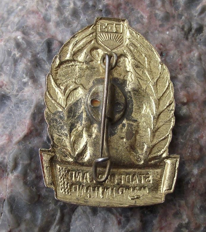 Vintage Stadt und Land Hand in Hand FDJ Germany DDR Youth Farming Pin Badge - Badgecrazy
