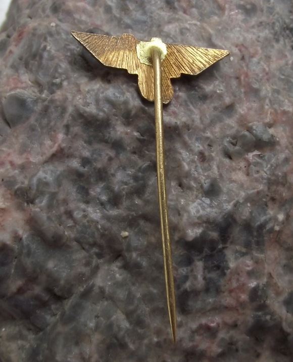 1971 Winged Flying Letter M 60 Logo Safety Match Maker Matchboxes Pin Badge - Badgecrazy