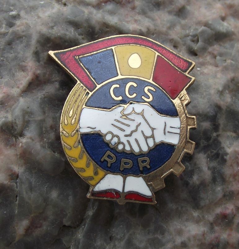 Antique Romanian Peoples Republic Trade Union Members Hand Shake Pin Badge - Badgecrazy