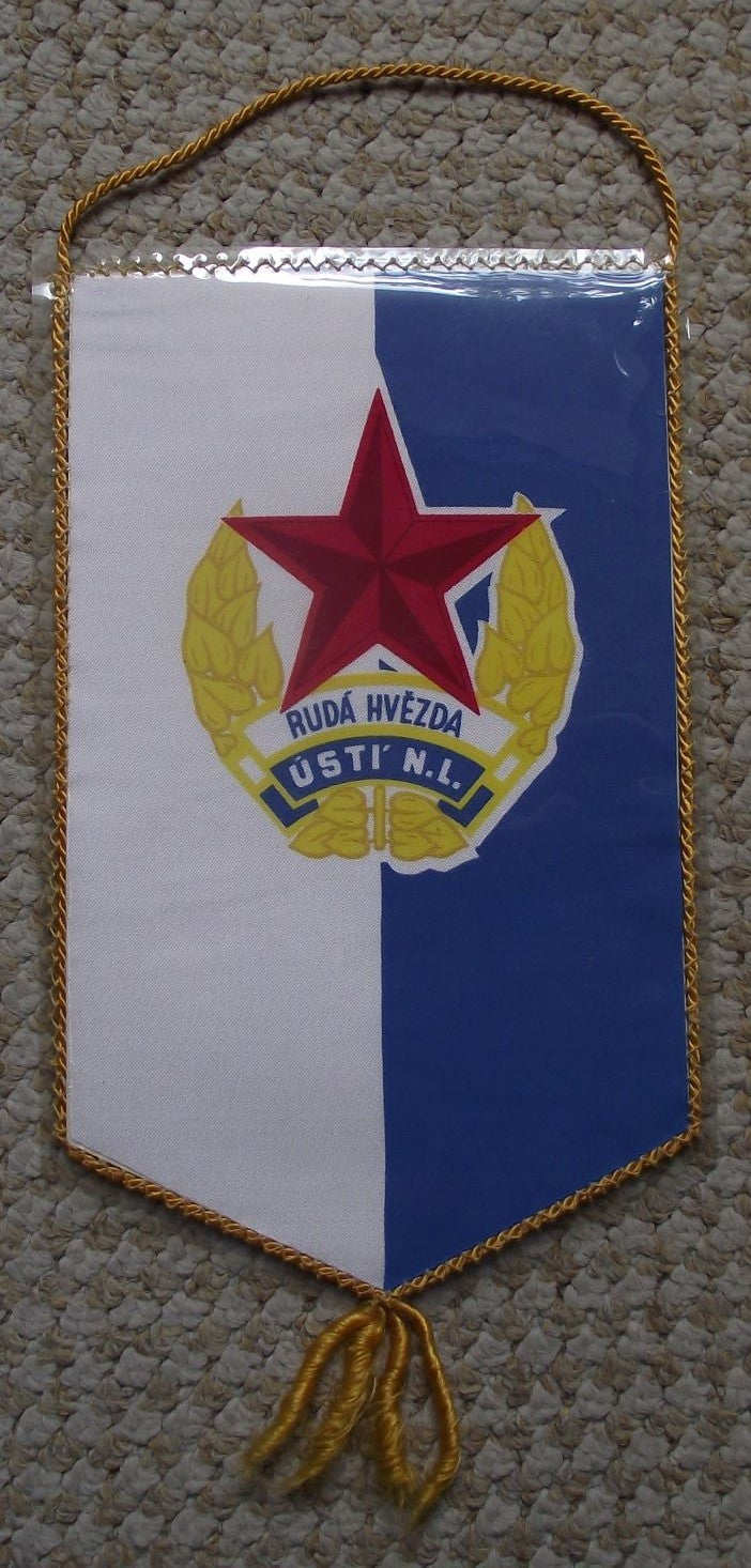 1982 Czechoslovakia Boxing Title Fight Usti nad Labem Glove Lion Pennant Flag - Badgecrazy