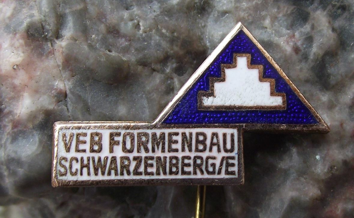 Vintage Porsche Werkzeugbau VEB Formenbau Schwarzenberg DDR Germany Pin Badge - Badgecrazy