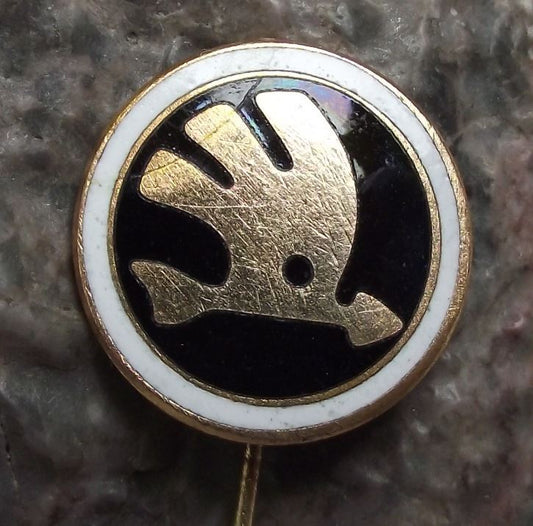 Large Antique Skoda Cars Automobiles Czechoslovakia Winged Arrow Logo Pin Badge - Badgecrazy