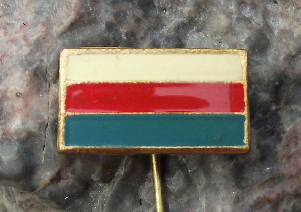 Russian White Red Blue Tricolour Modern Russia State Flag Pin Badge - Badgecrazy