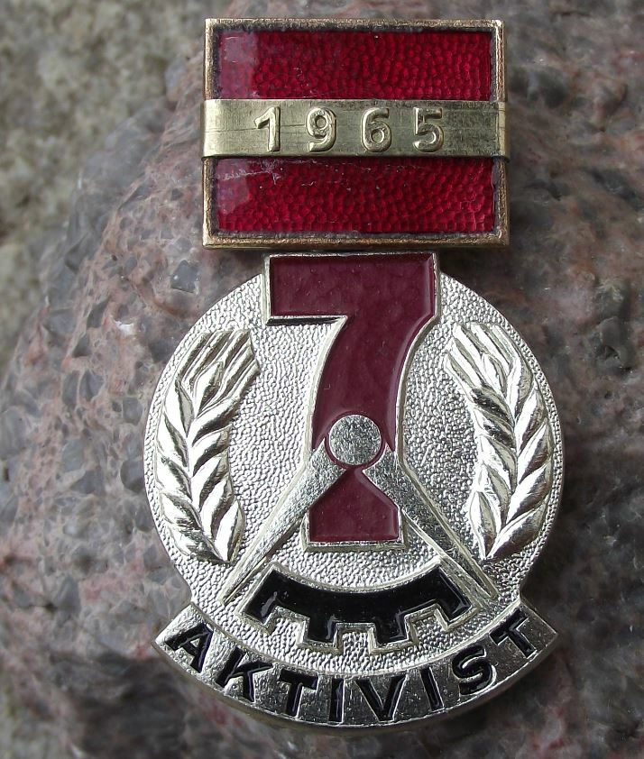 1965 NAW Nationale Aufbauwerk GDR Germany National Front Activist Pin Badge - Badgecrazy
