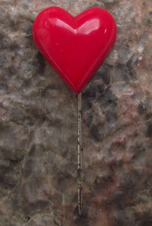Antique Red Love Heart Valentine Mothers Womens Day Present Pin Badge - Badgecrazy
