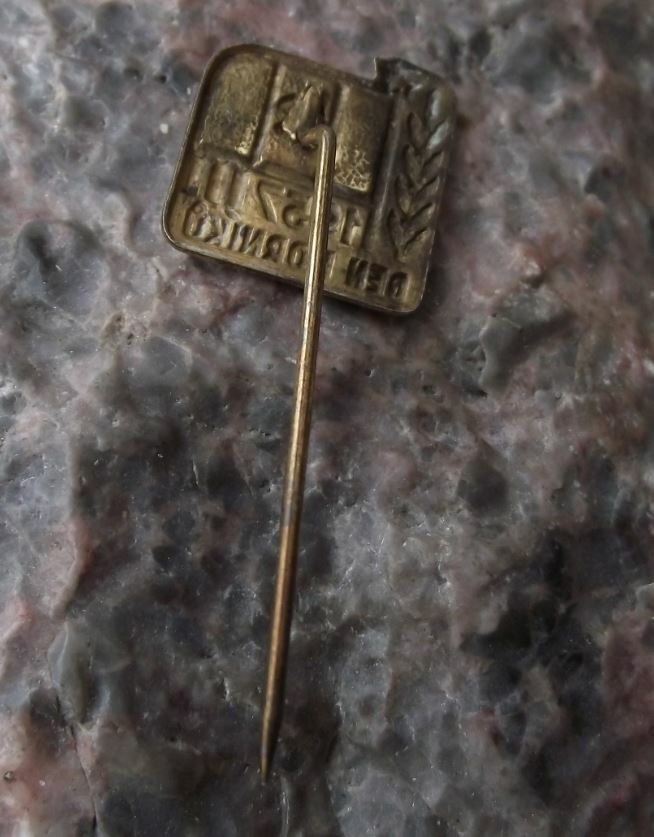 1957 National Czech Mining Miners Day Den Horniku Coal Mine Flag Pin Badge - Badgecrazy
