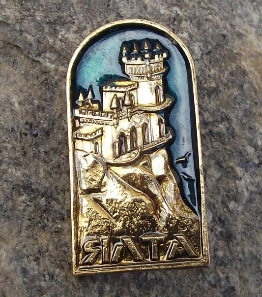 Vintage Yalta Ukraine Black Sea Neo Gothic Castle Swallows Nest Pin Badge