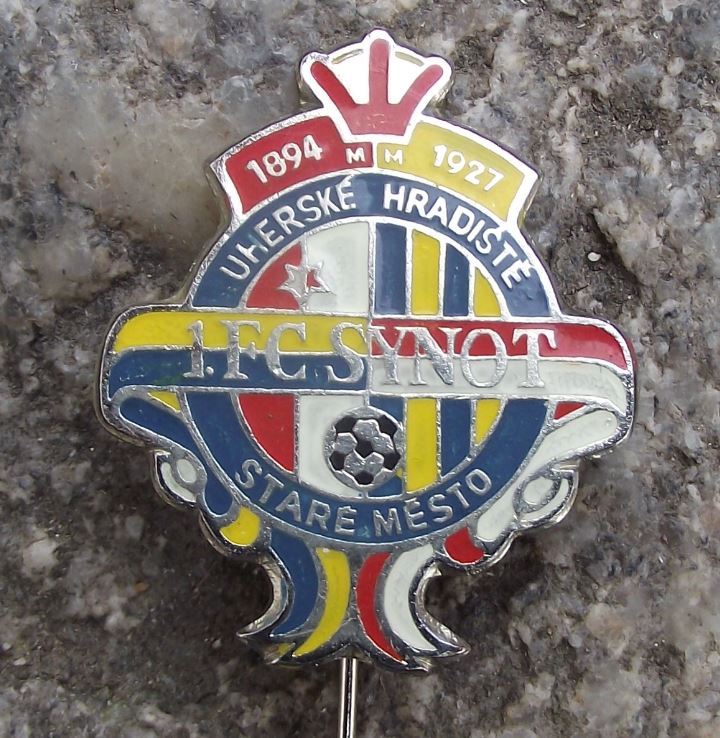 Official 1 FC Synot Uherske Hradiste Czech Republic Football Crest Pin Badge - Badgecrazy