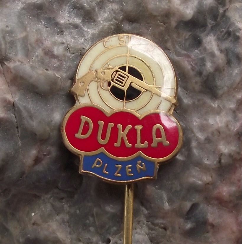 Antique Dukla Plzen Gun Shooting Club Revolver Pistol Target Motif Pin Badge - Badgecrazy