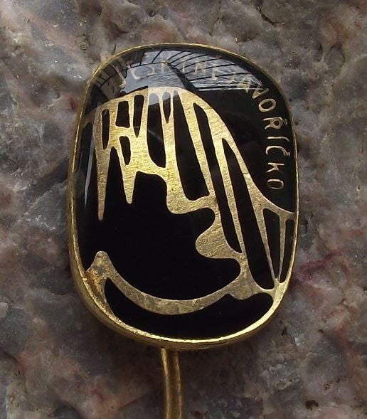 Javoricko Devon Calcites Cave System Helictites Caving Souvenier Pin Badge - Badgecrazy