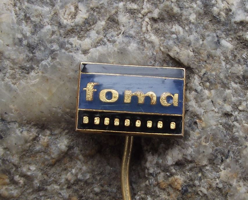 Antique Foma Camera Roll SLR Film Czechoslovakia Negative Spool Design Pin Badge - Badgecrazy