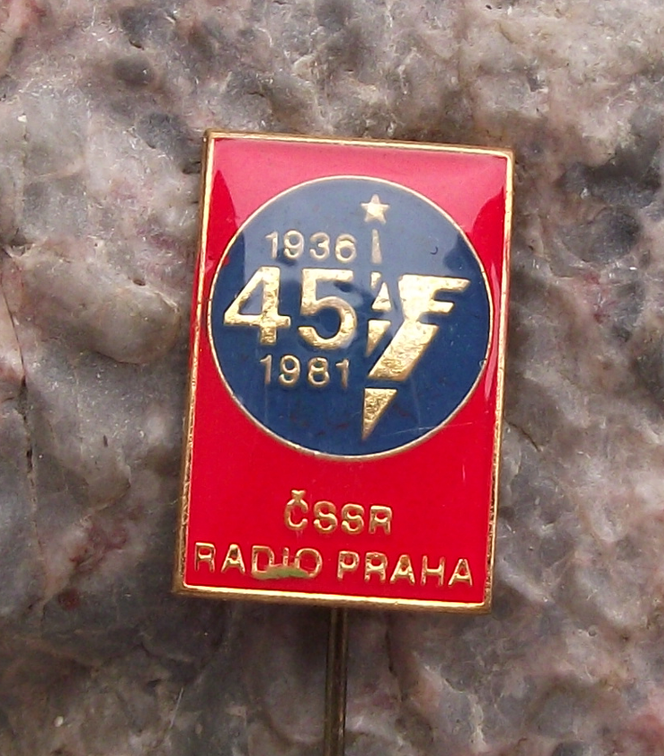 1981 Czech Radio Prague Praha CSSR 45th Anniversary Tower Mast Logo Pin Badge - Badgecrazy