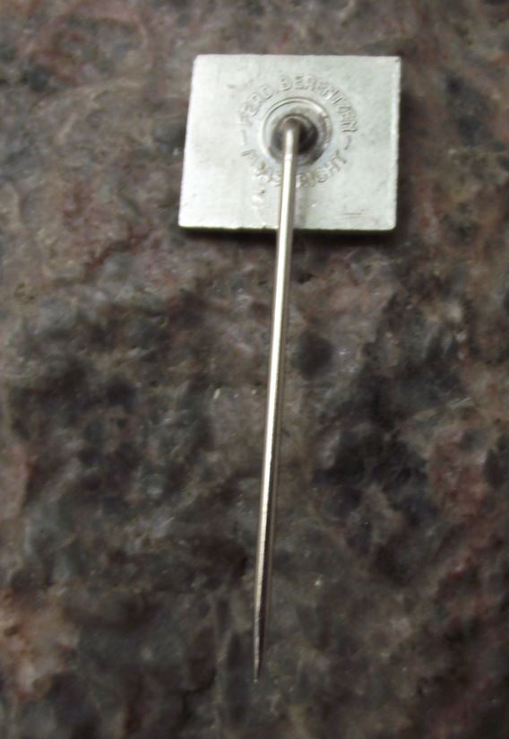 Antique Vauxhall Bedford Trucks Motors UK Car Griffin Flag Logo Pin Badge - Badgecrazy