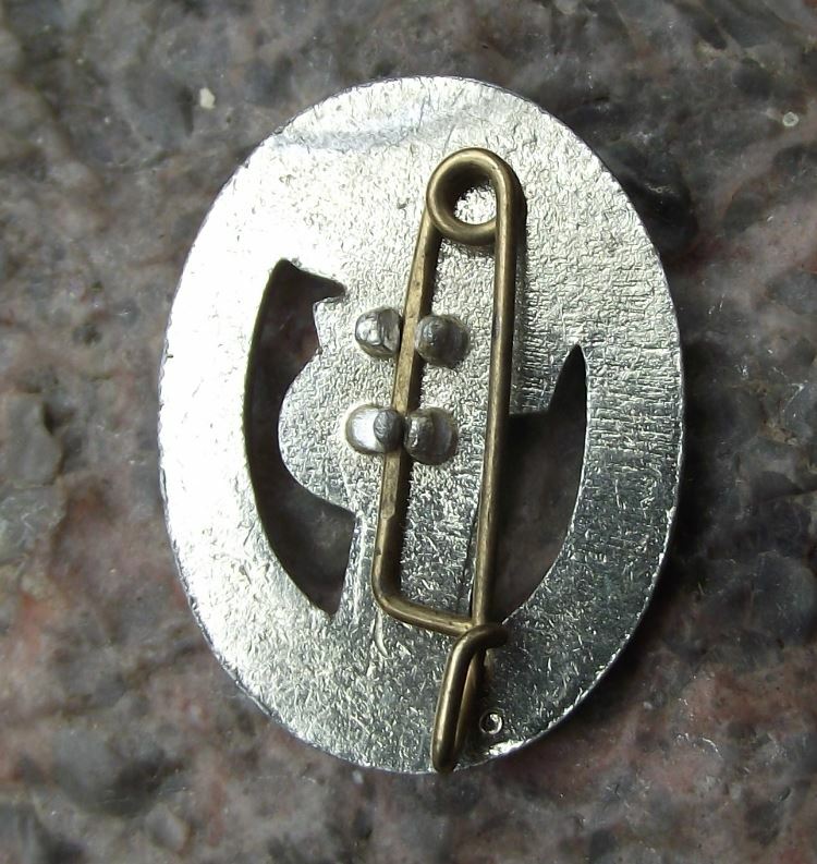 Thalmann Pioneer DDR Pentathlon Funfkampf Athletics Competition Award Pin Badge - Badgecrazy